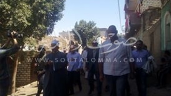 انتفاضة إقالة محافظ المنيا.. اتهامات تحاصره بالتقصير فى التحقيق حول وقعة «الكرم».. اللواء طارق نصر: «لابد أن نتعايش علي المحبه».. وعضو بيت العائله المصرية: «جلسات الصلح لا تجدي نفعا»