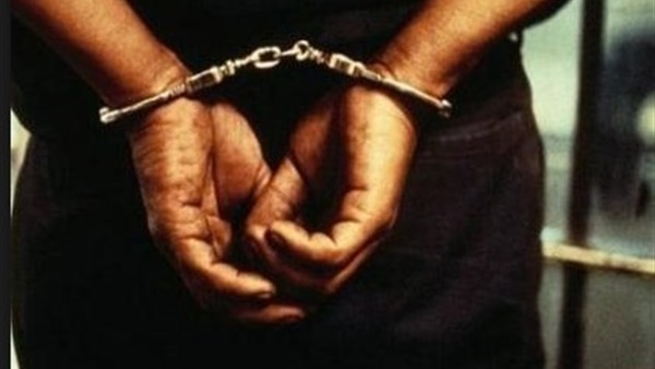 حجز معاون مباحث الوايلي و7 أمناء شرطة