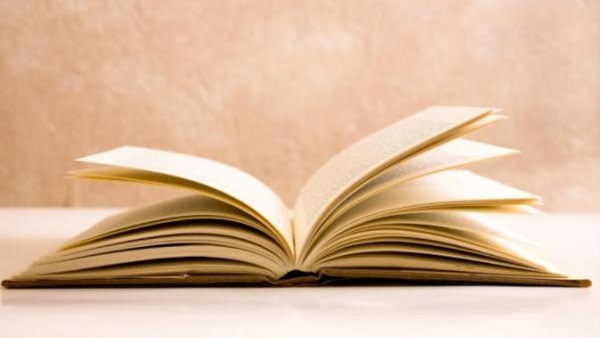 92 % من الشباب الفرنسي يقرأون كتابا في العام