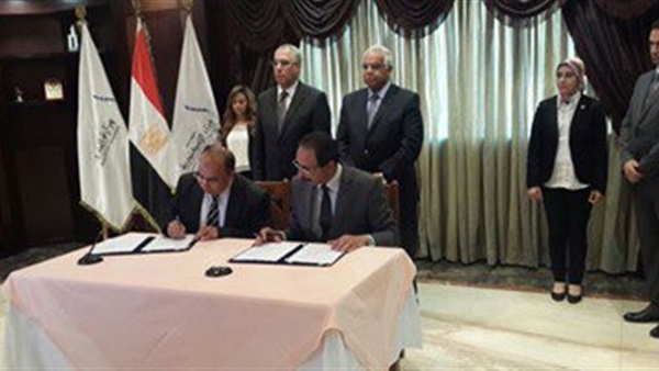  وزير النقل يشهد توقيع مشروع إنشاء محطة لتداول الأخشاب بالإسكندرية 