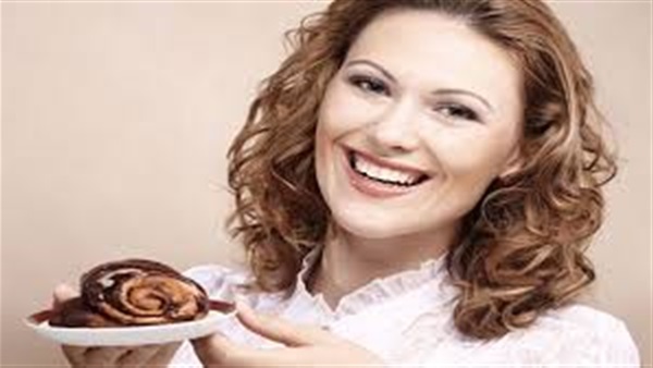 تناول السكريات بين الغداء والعشاء لتفادى الاكتئاب