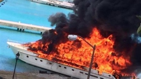 حريق هائل يلتهم 12 يختا في ميناء «سيدي فرج» بالجزائر