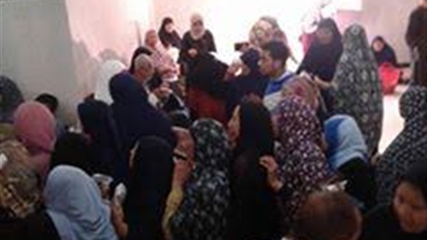 بالصور.. مشاجرة بين المرضى والعاملين بمستشفى «بسيون» في الغربية  