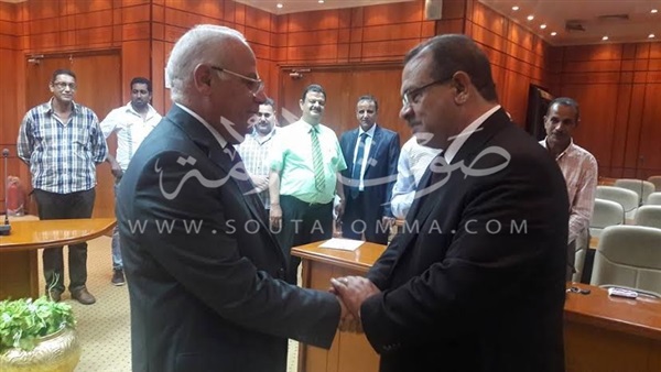 بالصور.. محافظ بورسعيد يكرم الطلاب المتميزين بمدرسة الشهيد «البرعي» 