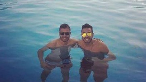 بالصورة.. ابراهيم عبد الخالق مع كهربا في «حمام السباحة» قبل معسكر الزمالك