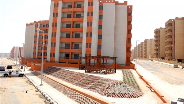 بالفيديو.. الإسكان: سلمنا 10 أسر من أصل 6000 شقق «الأسمرات»