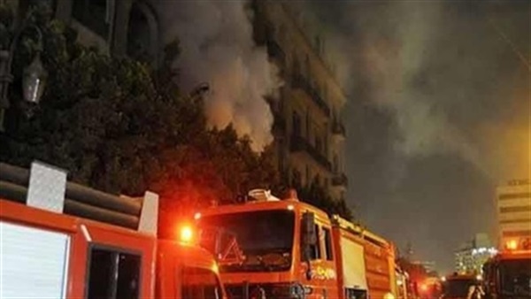 حريق هائل داخل عقار بشارع في بورسعيد