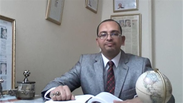«شاهين»: نجل القذافي سيحكم «دويلة» ليبيا.. ونيازك تضرب سوريا