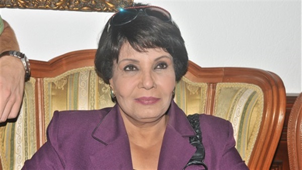 فردوس عبدالحميد: 4 أيام تصوير وينتهي "الأسطورة" كاملا