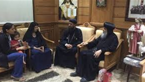 محمد الغيطي يفتح النار على أسقف المنيا.. إتهامات حول لجوء «مكاريوس» لدول الخارج للتدخل فى قضية «سيدة المنيا».. «بولس حليم»: المذيع حرف التصريحات لصالحة.. و«كريم كمال»: إتهامات باطلة لرجل وطني