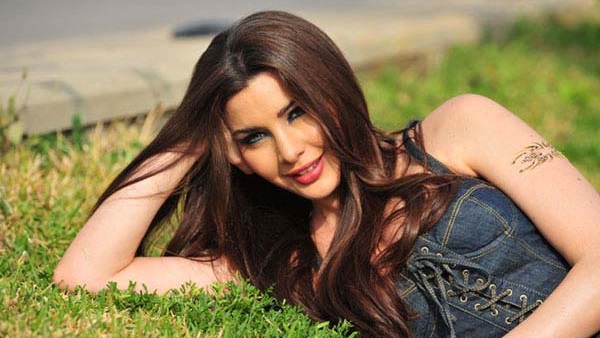 بالصور.. لاميتا فرنجية تتألق رغم حملها