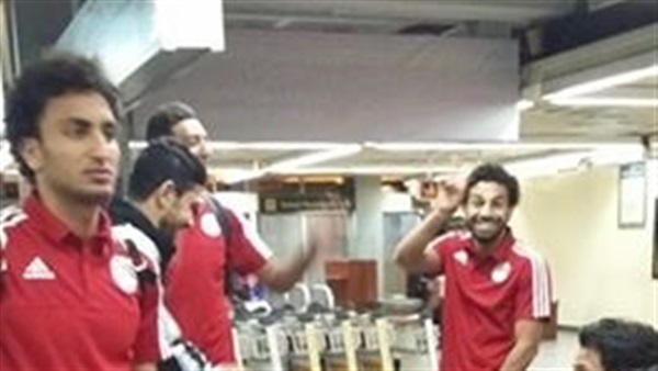 بالصور.. وصول بعثة منتخب مصر «دار السلام»