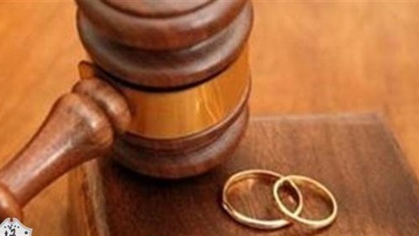 «إنكار الجميل» يدفع سيدة برفع دعوى خلع من زوجها.. «إيناس»: ساعدته في بداية حياته العملية وأصبح ميسور الحال.. لم أقصر في مسئولياتي المنزلية.. ورد الجميل بـ «الشرع محلل 4»