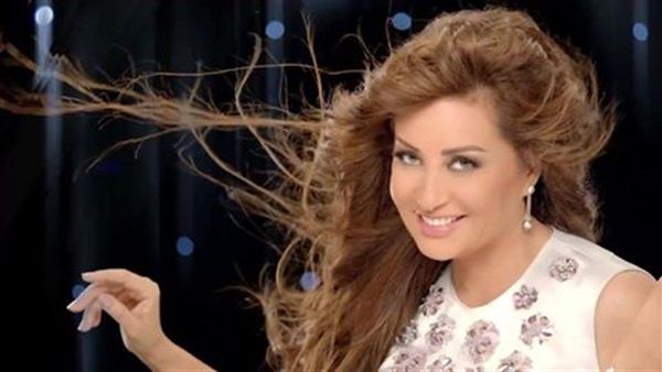 «لطيفة» فى معسكر مغلق لاستكمال تصوير «كلمة سر»