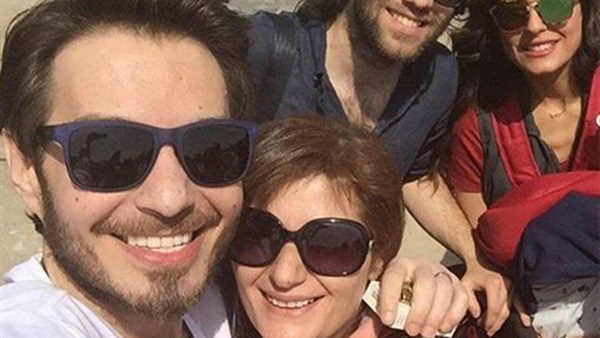 بالصورة.. أحمد زاهر لشريف رمزى وزوجته: «الطيبون للطيبات»