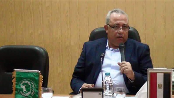 محافظ الشرقية يلتقي عددًا من نواب البرلمان لحل مشاكل دوائرهم