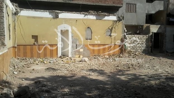 بالصور..جزيرة طوخ مقبرة لابناء القليوبية..«الأهالي»: رئيس المدينة حذف الجزيرة من كشف مهامه..و«ممرضة»: الوحدة الصحية لا تمتلك الأدوية..«ربيع»:المريض في الجزيرة يموت اسهل..و«محمد»: مسجد القرية تم هدمه