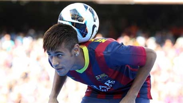 برشلونة يؤكد بقاء لاعبه نيمار وتجديد عقده مع الفريق