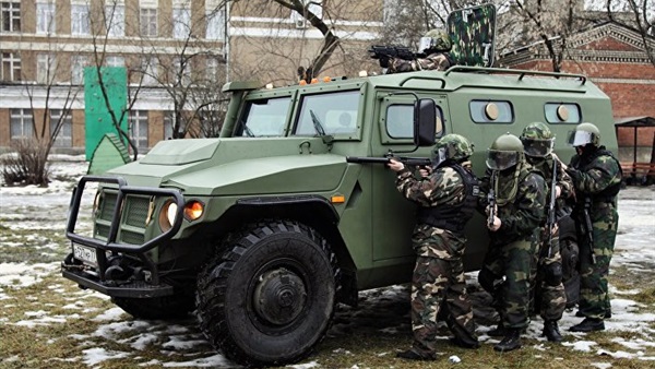 بالصور.. مصر تكافح الإرهاب بـ«النمر الأسود».. «روسيا» تستعد لتزويد الشرطة المصرية بـ«التيجر».. مسؤول بشركة الصناعة العسكرية: موفدي الوزارة تفقدوا الدبابة.. و«مدير الشركة» يؤكد اتمام الصفقة