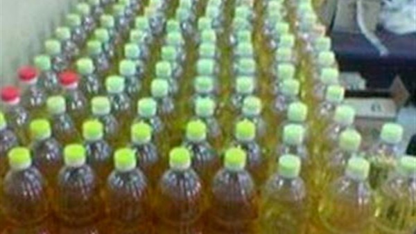 التحفظ على مصنع لتعبئة زيت الطعام بدون ترخيص بسوهاج