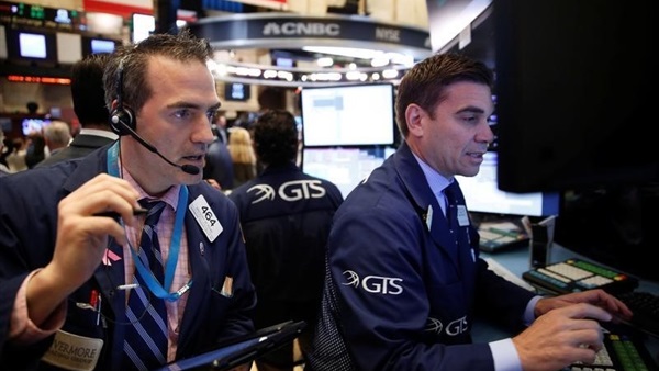 الأسهم الأمريكية تغلق منخفضة بعد بيانات ضعيفة بشأن الوظائف 