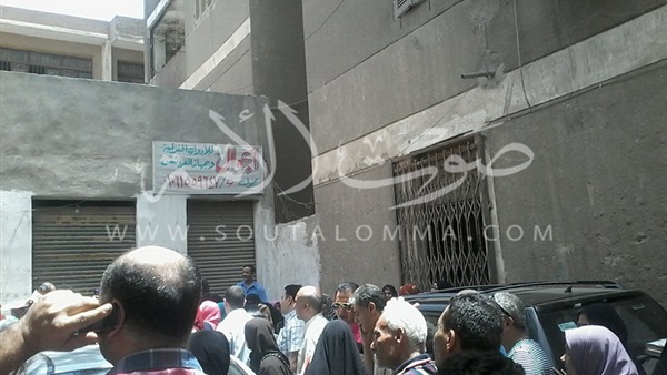 بالصور.. اشتباكات بين الأهالي ورئيس إحدي اللجان بالقليوبية