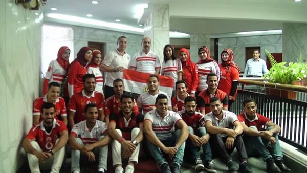 بالصور.. حمزة يكرم طلاب «ايد واحدة» بجامعة الفيوم