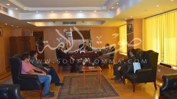 «محافظ الفيوم» يلتقي وفداً من وزارة الإنتاج الحربي