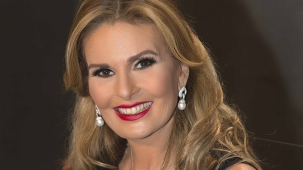 الليلة.. يسرا ضيفة أسامة كمال في «القاهرة 360»