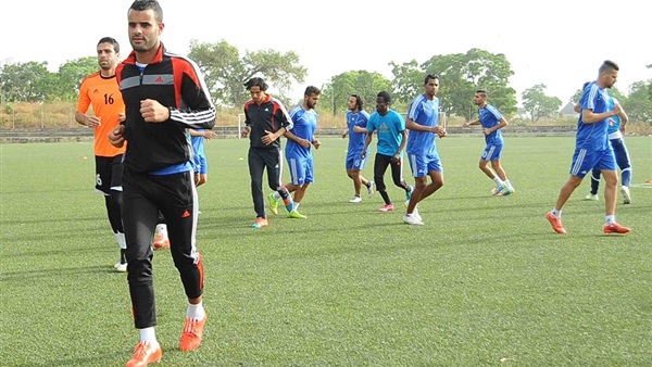 سموحة يتدرب عقب الإفطار في رمضان