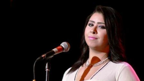 إيناس عز الدين تهدي للمسلمين تهنئة الأقباط في رمضان بـ«ثقة في الله»