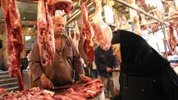أسعار اللحوم تطفىء فرحة أهالى كفر الشيخ بأول يوم رمضان.. 95 جنيه قيمة الكليو الواحد بالمحلات الجزارية.. «أهلا رمضان» حبر على ورق.. الركود يشعل غضب الحزارين.. ومطالب بزيادة الرقابة التموينية بالأسواق