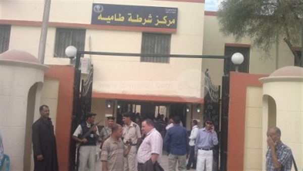 مسنة تلقي حفيدها في الشارع انتقاما من نجلتها 