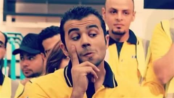 بالصور.. حكاية الشاب عبد الرحمن «ضحية السرطان».. اخفى مرضه عن والديه.. كثف من عمله لينفق على علاجه ودراسته.. تبنى «أبو هشيمه» علاجه.. ادعى كثيرون تعرضه لـ« سحر أسود».. مات قبل سفره للعلاج