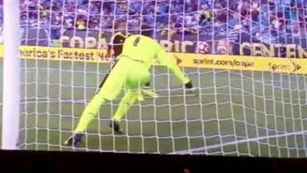 بالفيديو.. فنزولا تتقدم على الأوروجواى بـ "هدف" فى الشوط الأول