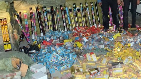 ضبط أكثر من 17 ألف قطعة من الألعاب النارية بالأسكندرية