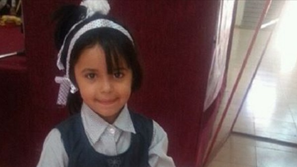 معلمة تحبس طالبة بالحمام عقاباً لها ولكن النهاية صادمة للجميع والسبب ..!
