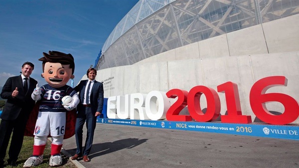 8 منتخبات أعتمدوا على «المجنسين» لإجتياز الـ«يورو».. «فرنسا» تضم 13 لاعب أبرزهم «بكاري سانيا».. 14 بالمنتخب السويسرى منهم «جرانيت شاكا».. و«ستيفان الشعراوى» المصرى ينضم لصفوف الفريق الإيطالى