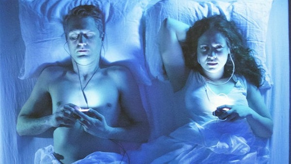 دراسة: نوم الرجل عاريا يزيد من كمية الحيوانات المنوية