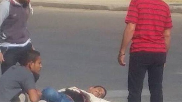 والد «بائع الورد» يبكي أثناء عرض فيديو مقتل نجله