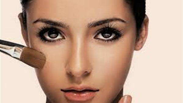 أضرار استعمال مكياج منتهي الصلاحية