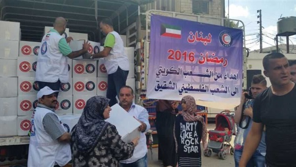 الكويت توزع مساعدات غذائية على لاجئين فلسطينيين في لبنان