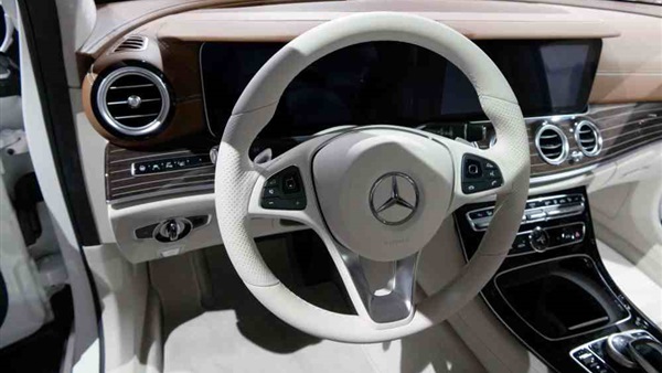 «مرسيدس» تكشف عن سيارتها الكهربائية 