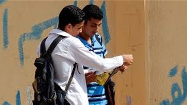 فرح لسهولة علم النفس وحزن لصعوبة الفيزياء فى البحر الأحمر