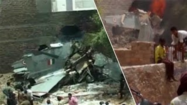بالفيديو.. طائرة تصطدم بمبنى سكني وتحطمه