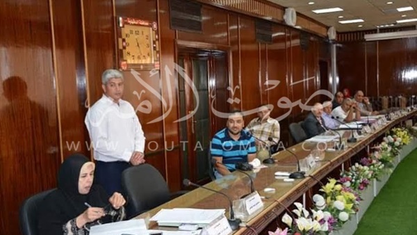 بالصور..محافظ الدقهلية يعقد لقاء مفتوح مع المواطنين لبحث مشكلاتهم
