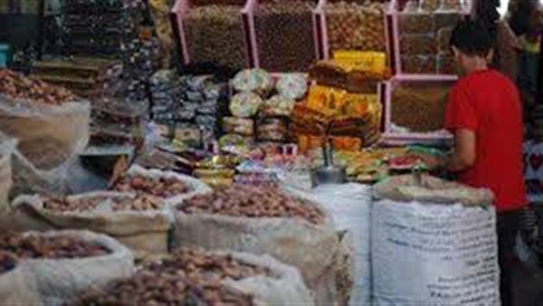 ضبط ٧٠ الف لفة ياميش رمضان مجهولة المصدر بالظاهر وباب الشعرية