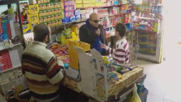 بالفيديو.. رد فعل المصريين على طفل يشتري السجائر في «الصدمة»