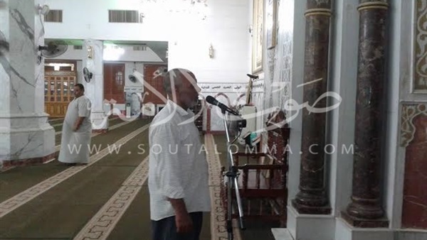 بالفيديو والصور.. رفع أذان المغرب من المسجد الجامع فى أسوان