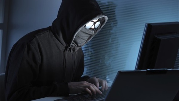 أنونيموس تخترق حسابات «داعش» وتنشر صورًا للشواذ